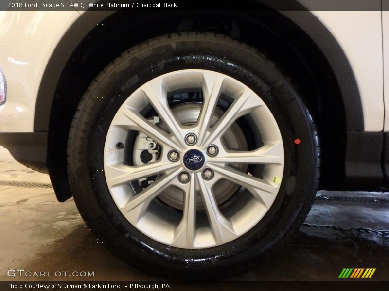 White Platinum / Charcoal Black 2018 Ford Escape SE 4WD