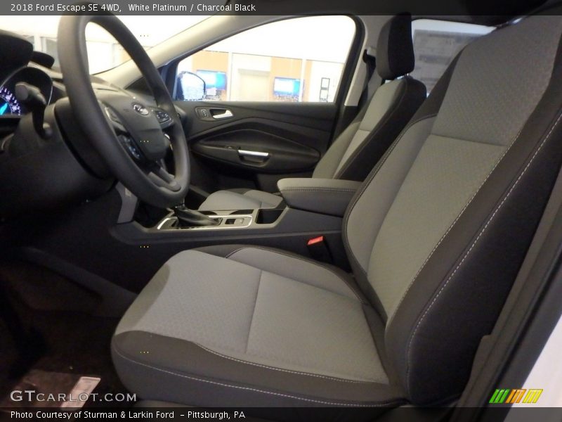 White Platinum / Charcoal Black 2018 Ford Escape SE 4WD