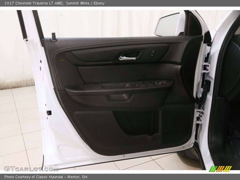 Summit White / Ebony 2017 Chevrolet Traverse LT AWD