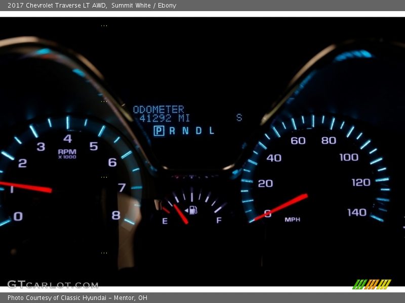 Summit White / Ebony 2017 Chevrolet Traverse LT AWD