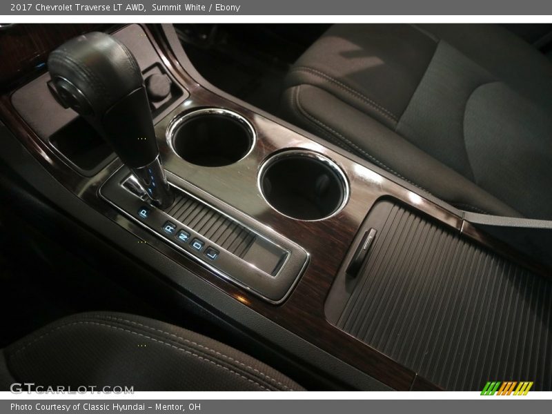 Summit White / Ebony 2017 Chevrolet Traverse LT AWD