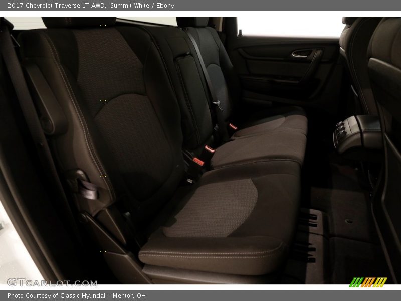 Summit White / Ebony 2017 Chevrolet Traverse LT AWD