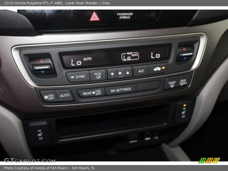 Controls of 2019 Ridgeline RTL-T AWD