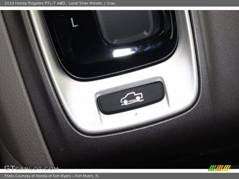 Lunar Silver Metallic / Gray 2019 Honda Ridgeline RTL-T AWD