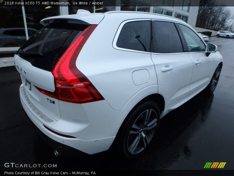 Ice White / Amber 2018 Volvo XC60 T5 AWD Momentum