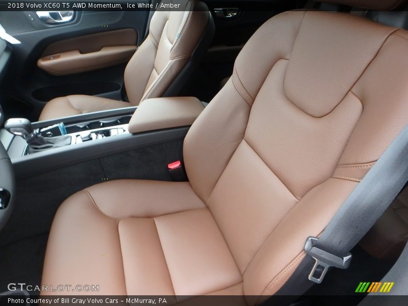 Ice White / Amber 2018 Volvo XC60 T5 AWD Momentum
