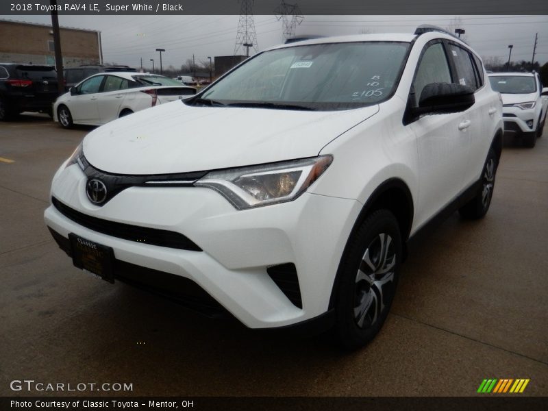 Super White / Black 2018 Toyota RAV4 LE