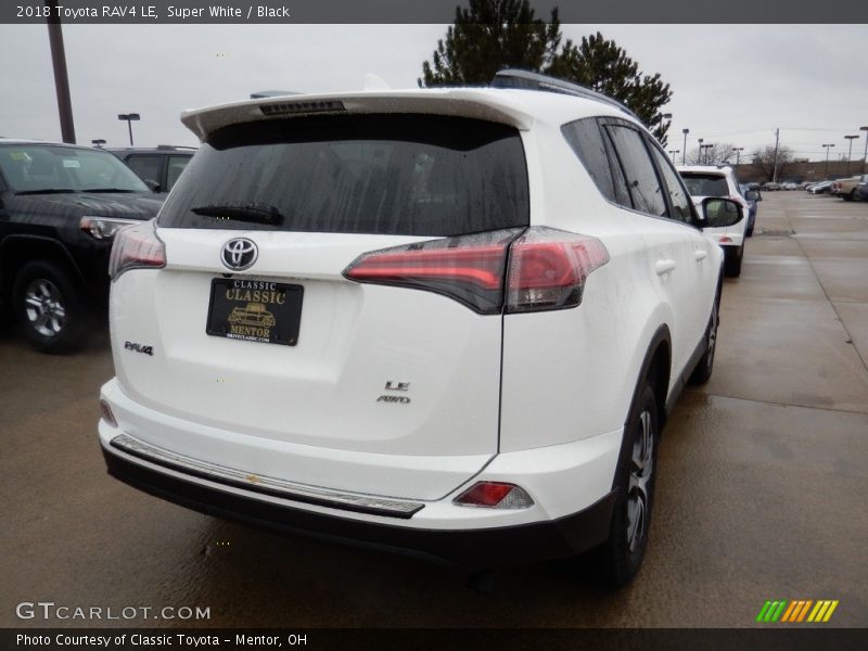 Super White / Black 2018 Toyota RAV4 LE