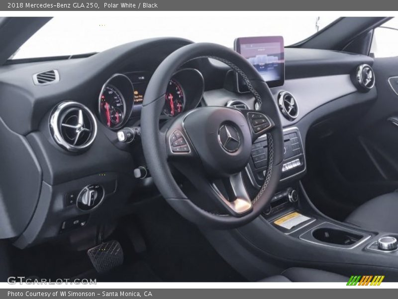 Polar White / Black 2018 Mercedes-Benz GLA 250