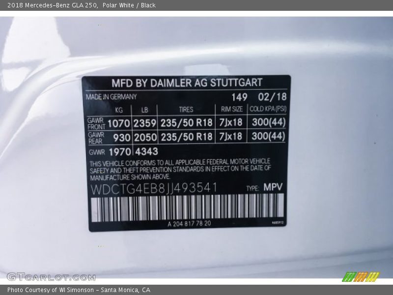 Polar White / Black 2018 Mercedes-Benz GLA 250