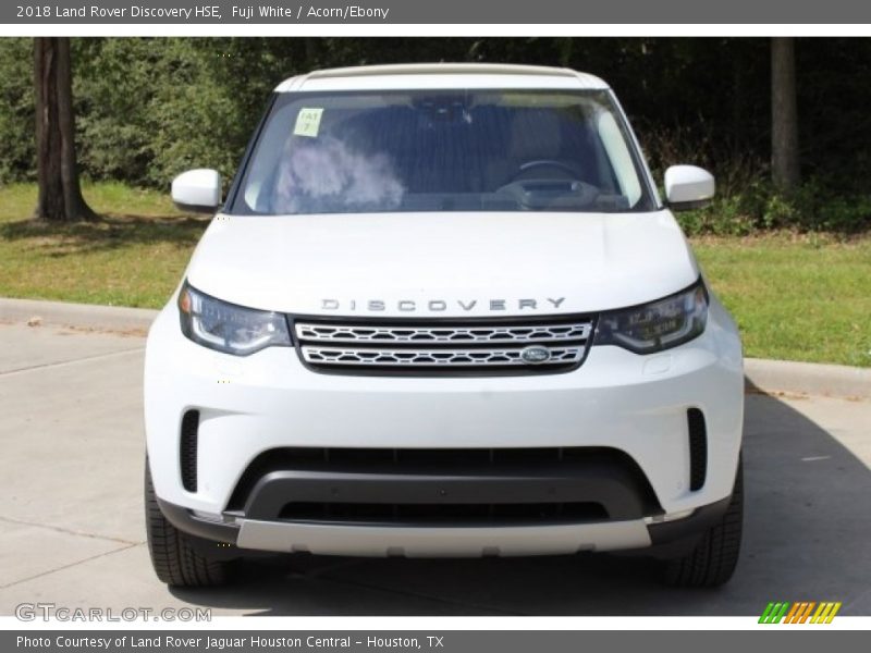 Fuji White / Acorn/Ebony 2018 Land Rover Discovery HSE