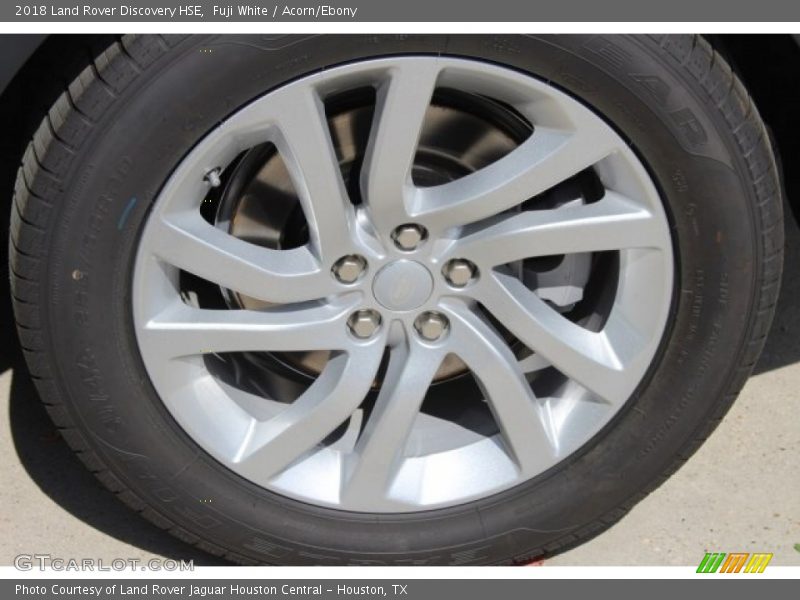 Fuji White / Acorn/Ebony 2018 Land Rover Discovery HSE