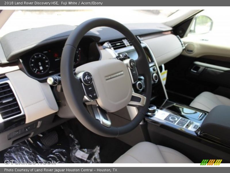 Fuji White / Acorn/Ebony 2018 Land Rover Discovery HSE