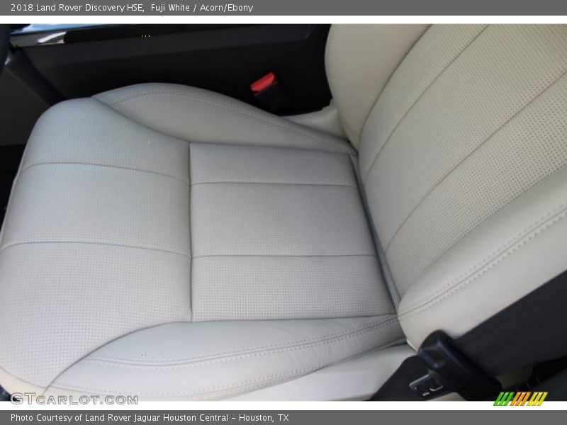 Fuji White / Acorn/Ebony 2018 Land Rover Discovery HSE