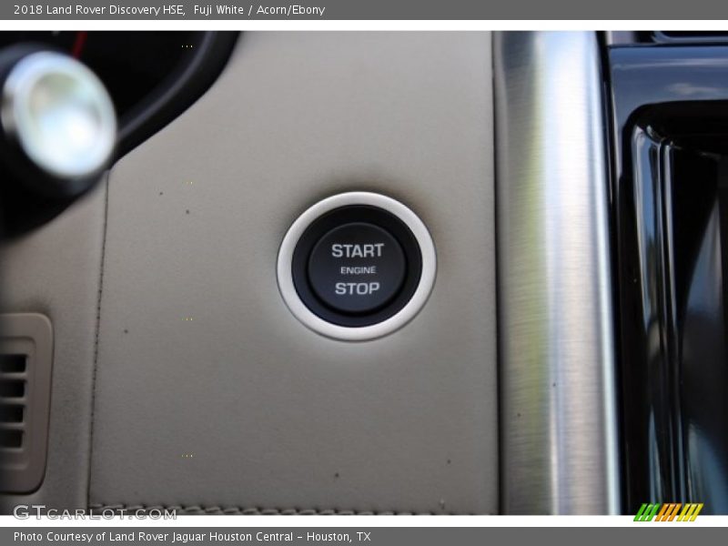 Fuji White / Acorn/Ebony 2018 Land Rover Discovery HSE