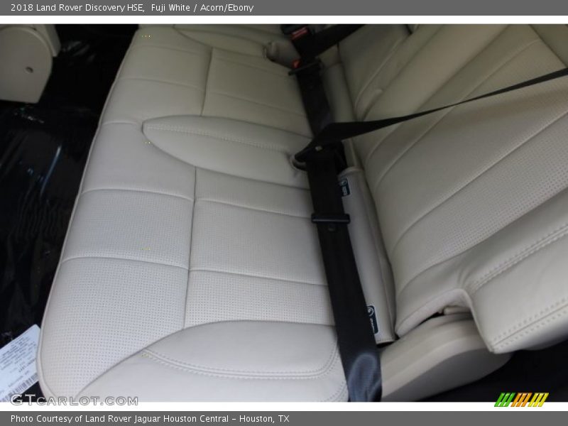 Fuji White / Acorn/Ebony 2018 Land Rover Discovery HSE