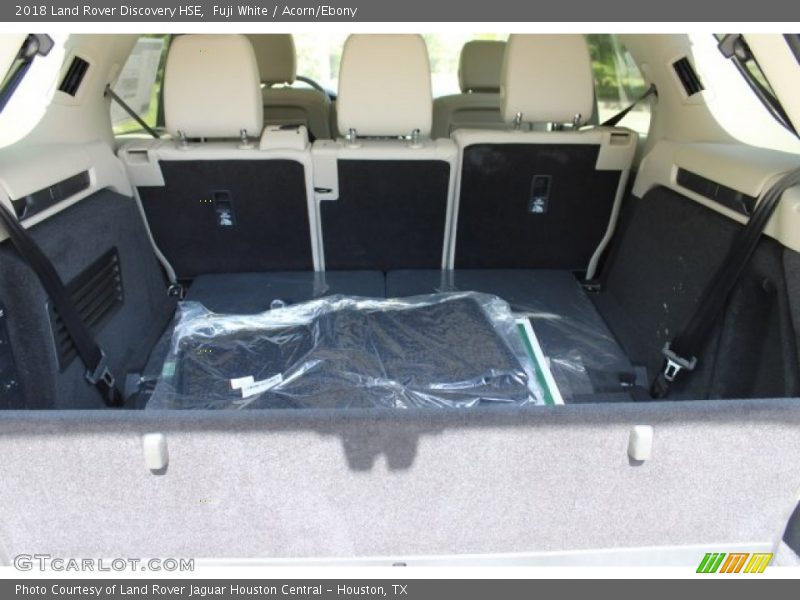 Fuji White / Acorn/Ebony 2018 Land Rover Discovery HSE