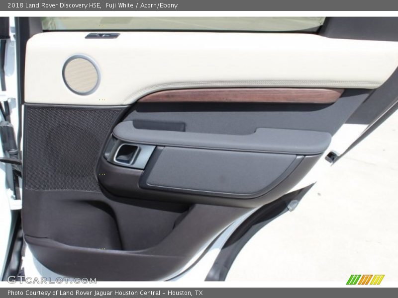 Fuji White / Acorn/Ebony 2018 Land Rover Discovery HSE