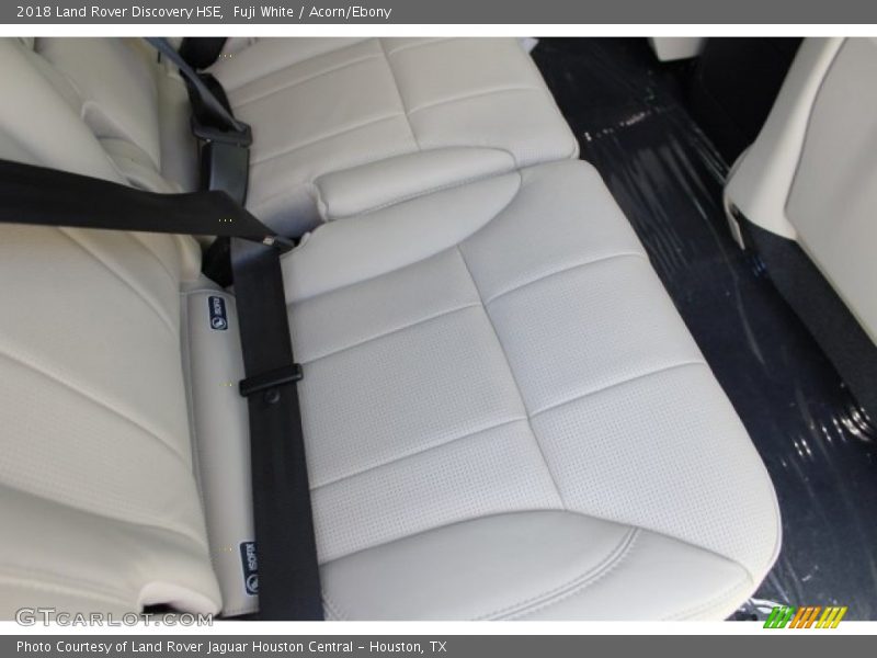 Fuji White / Acorn/Ebony 2018 Land Rover Discovery HSE