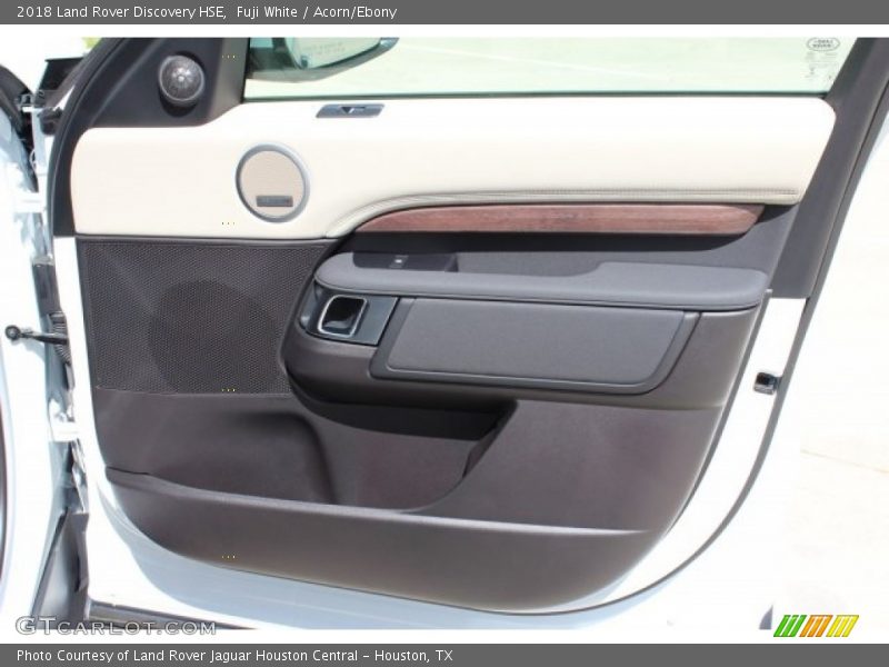 Fuji White / Acorn/Ebony 2018 Land Rover Discovery HSE