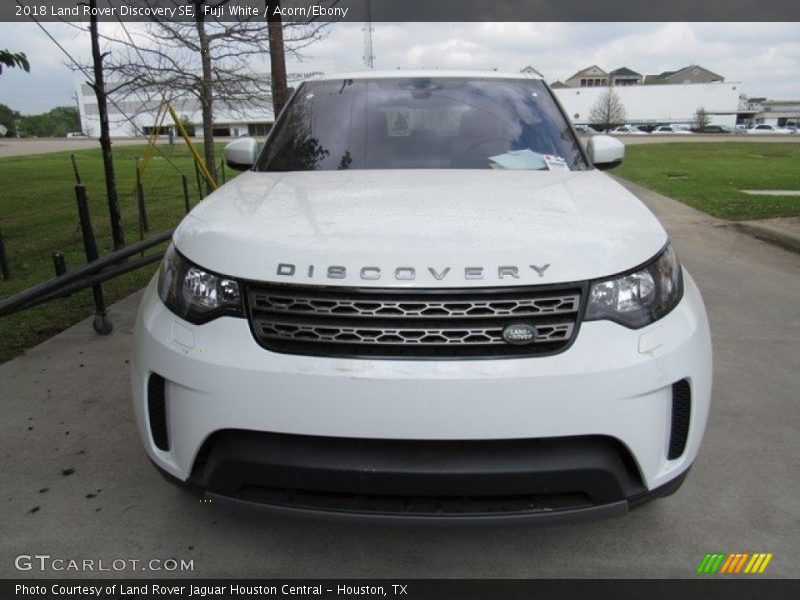 Fuji White / Acorn/Ebony 2018 Land Rover Discovery SE