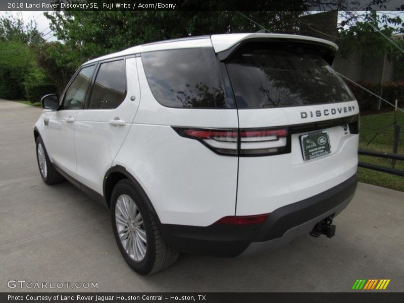 Fuji White / Acorn/Ebony 2018 Land Rover Discovery SE