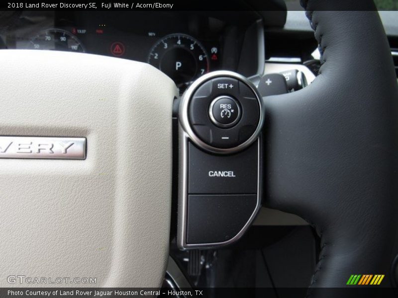 Fuji White / Acorn/Ebony 2018 Land Rover Discovery SE