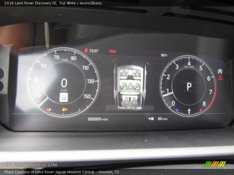 Fuji White / Acorn/Ebony 2018 Land Rover Discovery SE