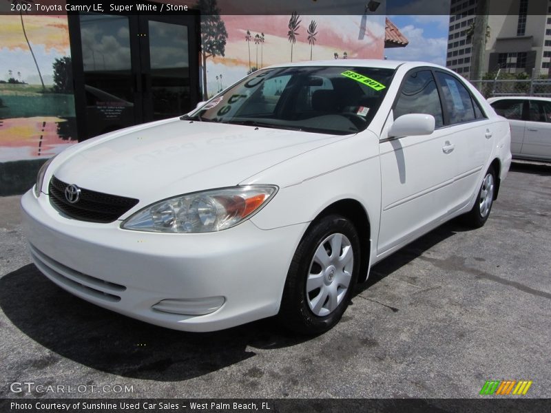 Super White / Stone 2002 Toyota Camry LE