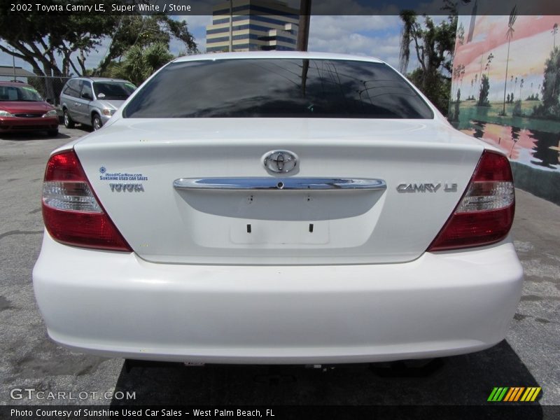 Super White / Stone 2002 Toyota Camry LE