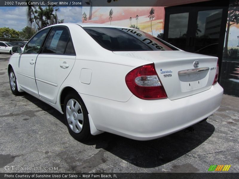 Super White / Stone 2002 Toyota Camry LE