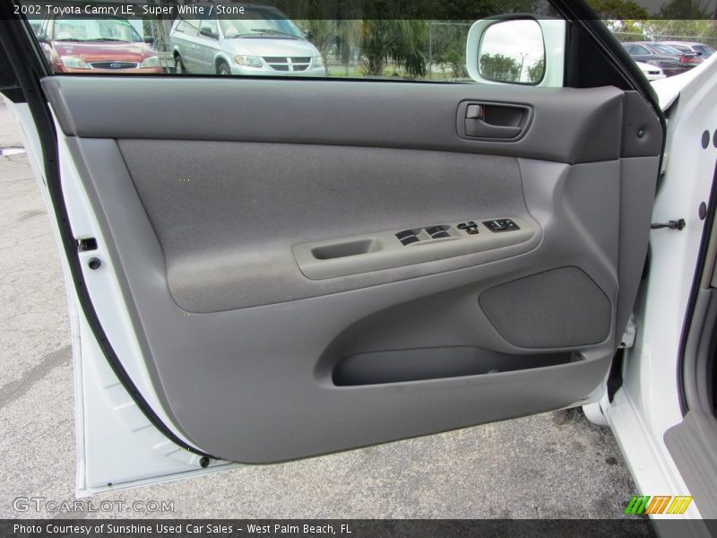Super White / Stone 2002 Toyota Camry LE