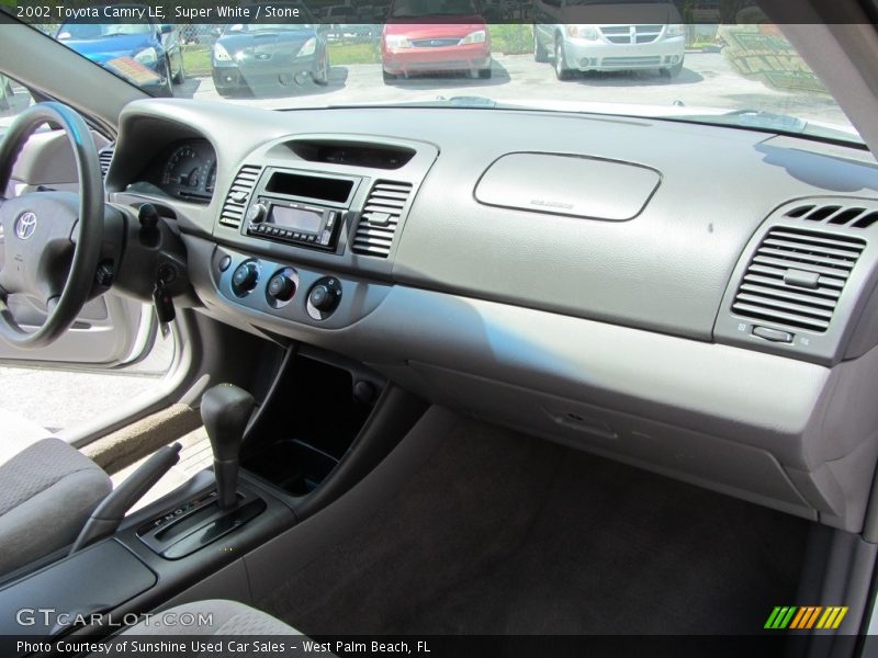 Super White / Stone 2002 Toyota Camry LE