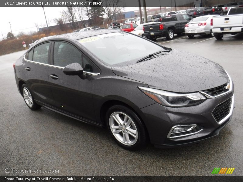 Tungsten Metallic / Jet Black 2017 Chevrolet Cruze LT