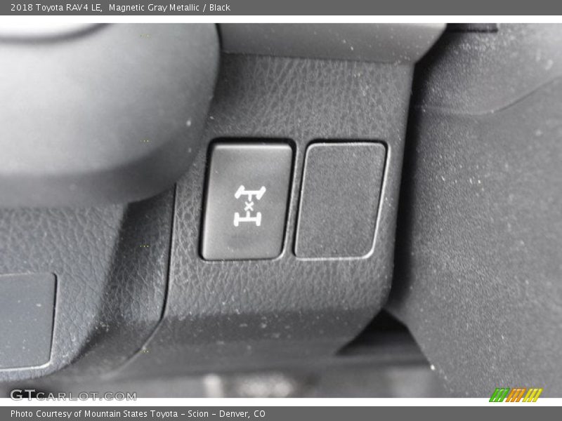 Magnetic Gray Metallic / Black 2018 Toyota RAV4 LE