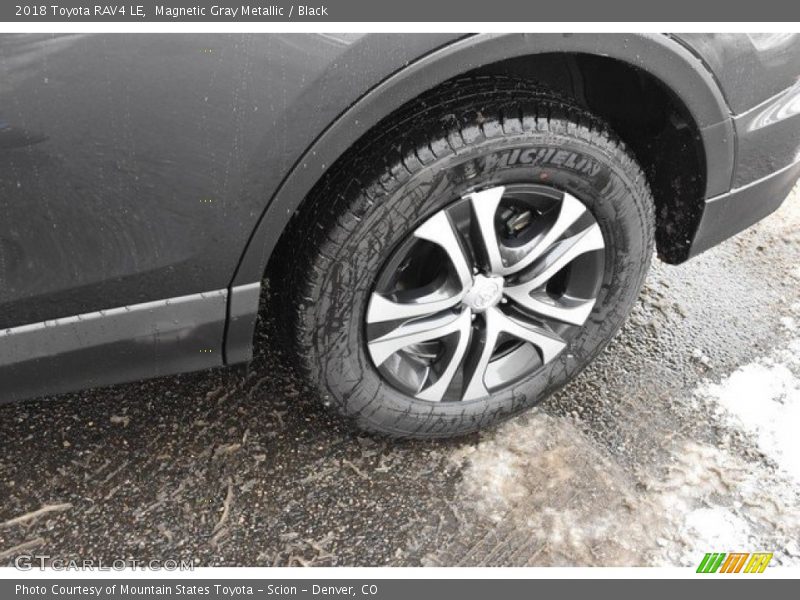 Magnetic Gray Metallic / Black 2018 Toyota RAV4 LE