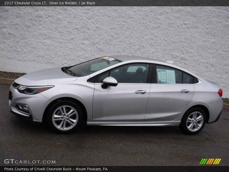 Silver Ice Metallic / Jet Black 2017 Chevrolet Cruze LT