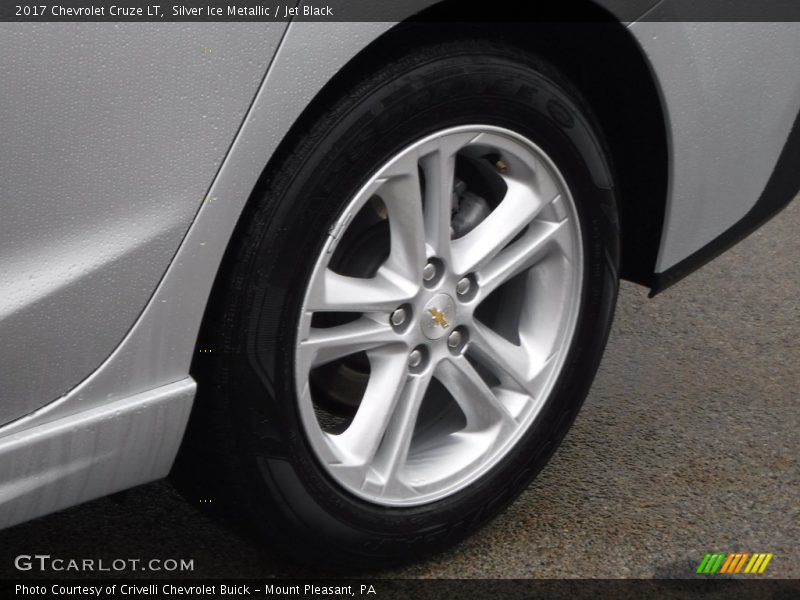 Silver Ice Metallic / Jet Black 2017 Chevrolet Cruze LT