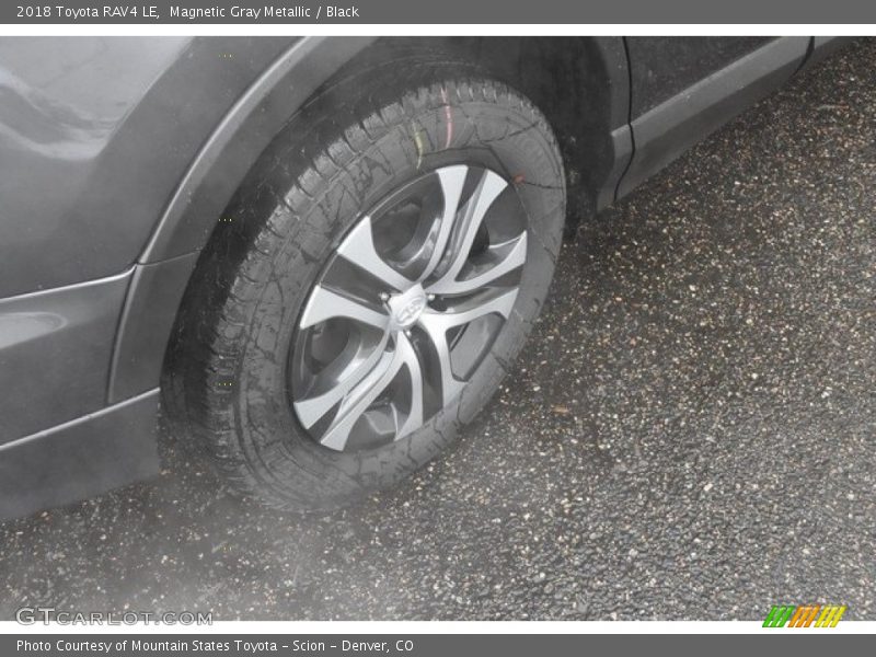 Magnetic Gray Metallic / Black 2018 Toyota RAV4 LE