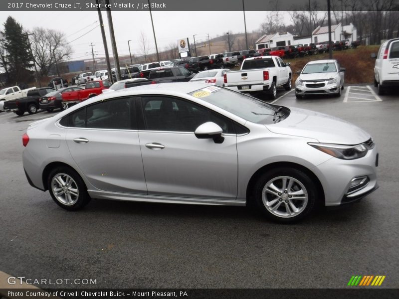 Silver Ice Metallic / Jet Black 2017 Chevrolet Cruze LT