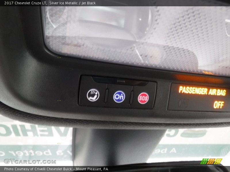 Silver Ice Metallic / Jet Black 2017 Chevrolet Cruze LT