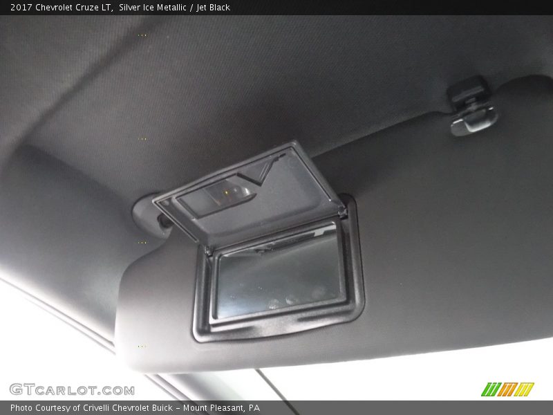Silver Ice Metallic / Jet Black 2017 Chevrolet Cruze LT