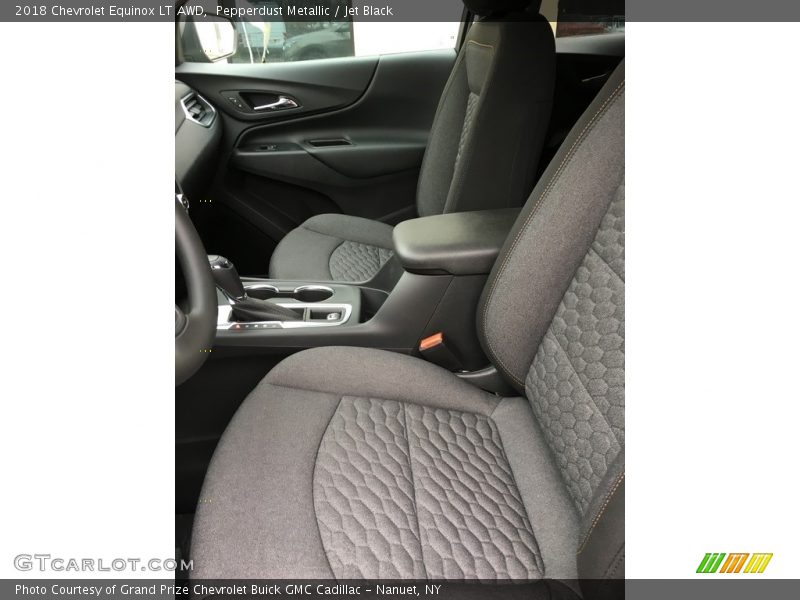 Pepperdust Metallic / Jet Black 2018 Chevrolet Equinox LT AWD