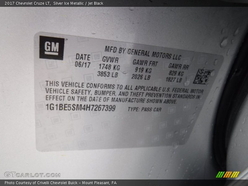 Silver Ice Metallic / Jet Black 2017 Chevrolet Cruze LT