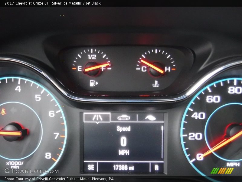 Silver Ice Metallic / Jet Black 2017 Chevrolet Cruze LT