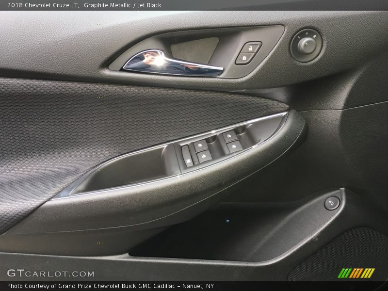 Graphite Metallic / Jet Black 2018 Chevrolet Cruze LT