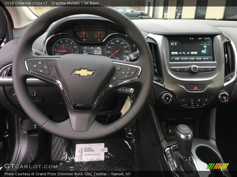 Graphite Metallic / Jet Black 2018 Chevrolet Cruze LT