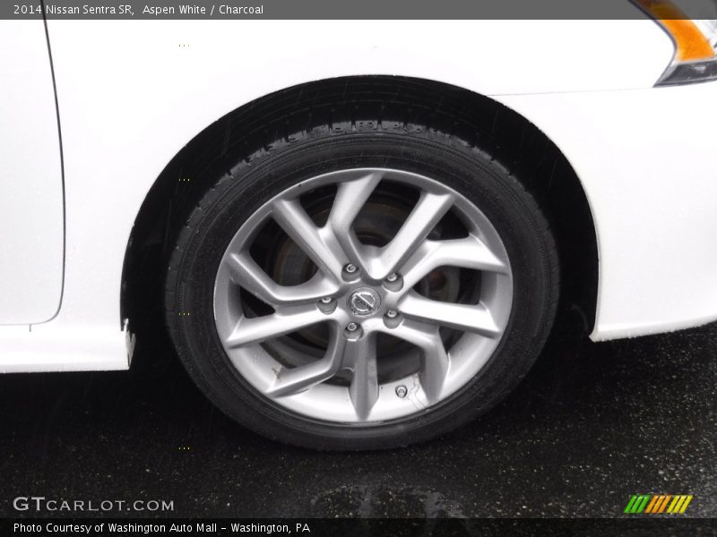 Aspen White / Charcoal 2014 Nissan Sentra SR