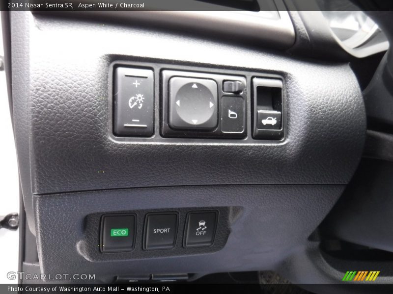 Aspen White / Charcoal 2014 Nissan Sentra SR