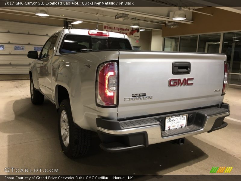 Quicksilver Metallic / Jet Black 2017 GMC Canyon SLE Extended Cab 4x4